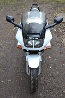 Honda VFR 750 RC36 - 19