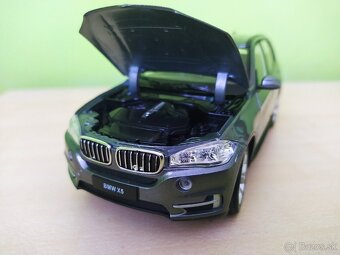 Predám tento Kovový model. BMW X5  čierna farba v mierke 1:2 - 19