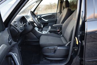 VW T0URAN 2.0Tdi Highline DSG automat - 19