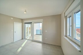 CHORVÁTSKO - Apartmány 150 m od mora - BRODARICA - 19