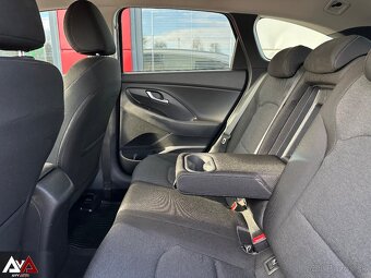 Hyundai i30 CW 1.6 CRDi Family, Pôvodný lak, v Záruke, SR - 19