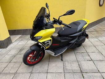 Aprilia sr gt 125 - 19