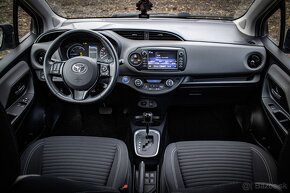 Toyota Yaris brid e-CVT Active City - 19