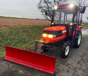 Japonský traktor KUBOTA GL 23 Diesel 3 válec, 23HP - 19