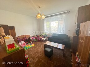 GESTTO | 5-IZBOVÝ RODINNÝ DOM | HOSTE | 619 m2 POZEMOK - 19