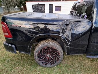 Dodge RAM 5.7 V8 , LARAMIE , 4x4 , full vybava , 2022 rok - 19