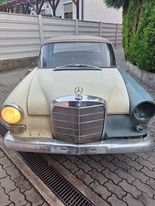 Mercedes-Benz W110 190 D Ds Flosse - 19