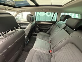 Volkswagen Passat Variant 2.0 TDI EVO Elegance DSG Combi - 19