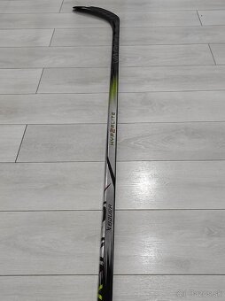 Hokejka Bauer Vapor hyperlite 2 - 19