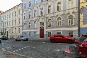 NA PREDAJ dizajnový a luxusný 1- izbový apartmán v srdci Sta - 19