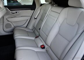 Volvo V90 2.0 D4 AWD CROSS COUNTRY ČR 140 kw - 19