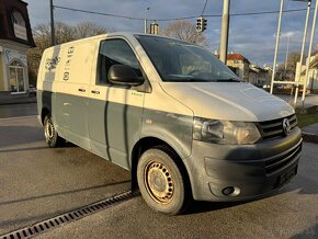 VW T5 TRANSPORTER 1,9TDI ROK 2010 - 19