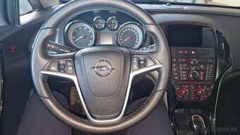 Opel Astra J 1.6 CDTI 100kW Cosmo, Bixenón, Navi, Kamera - 19