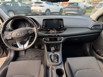 Hyundai i30 Fastback 1.5 T-GDi mHEV iMT Family - 19