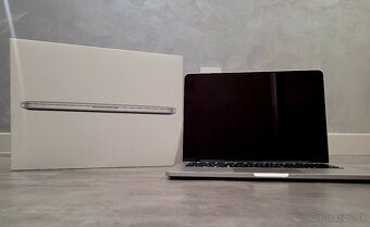 MacBook Pro 13,3" - 19