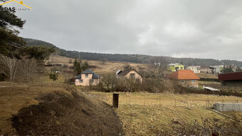 Na predaj stavebný pozemok v obci Dravciach s IS - 19