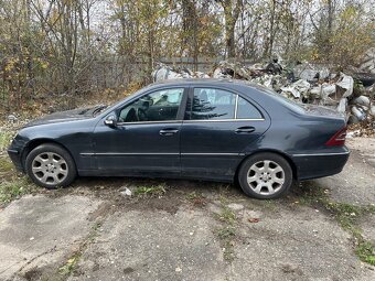 Mercedes Benz w203 2.0d 2003 sedan - 19