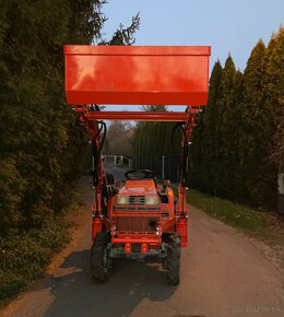 Japonský malotraktor Kubota B-40 s nakladačom - 19