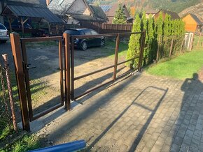 Zábradlia, brány a ploty KOVOVÝROBA - 19