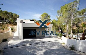 JKV REAL ponúka na predaj ELEGANTNÚ A LUXUSNÚ VILU ALTEA LA  - 19