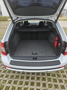 Škoda Octavia Scout 2.0TDI DSG - 19