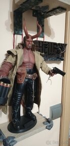 ART TOYS Hellman Hellboy - 19