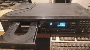 Sony CDP - 295: CD player. - 1