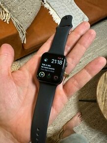 Predám Apple Watch S4