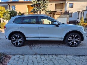 VW Touareg V8 TDI 4x4 automat 8st. ťažné 3,5t