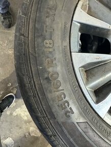 Continental 225/60 R18 celoročné