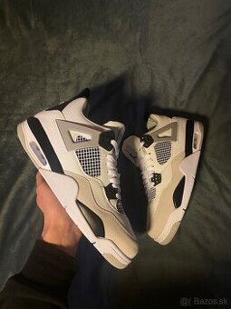 Air Jordan 4 retro military black