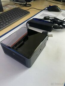 Intel NUC 10 (32GB RAM/512GB SSD)