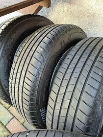 Bridgestone 215/65r17 - 1