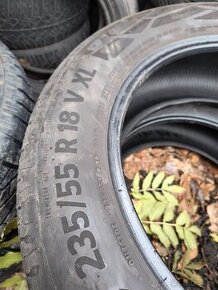 235/55 R 18 Continental