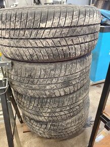 Zimné pneumatiky Barum 235/50 R19 - 4 kusy