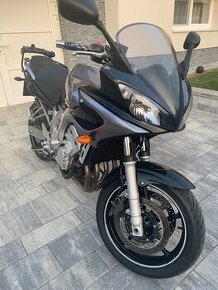 Yamaha FZ6 Fazer - 1