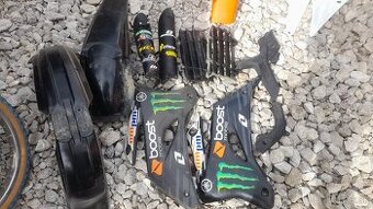 KTM plasty 100eur/sada