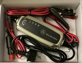 Originálna nabíjačka batérií Mercedes Benz 12V5A A0009823021