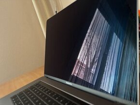 MacBook Pro 15,4"