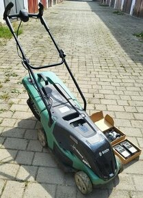 Kosačka  Bosch UniversalRotak 36-560 LI 36V