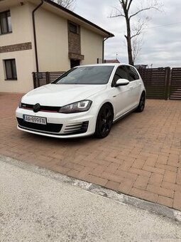 Volkswagen Golf 7 GTI 2.0 TSI DSG - 162kw