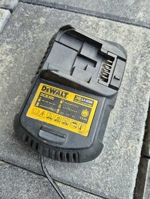 Predám nabíjačku DeWALT DCB105 - 1