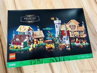 Lego icons Medieval Town Square