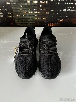 Yeezy pirate black 44