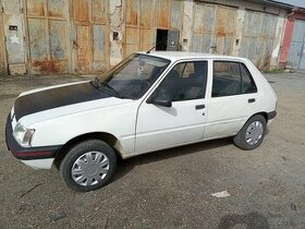 Peugeot 205 - 1