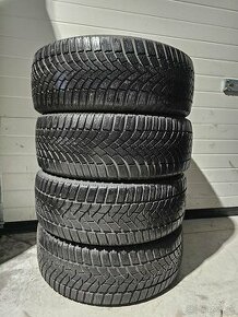 Zimné Pneu 215/55 R17 - 1