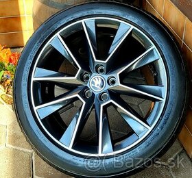 alu R17 5x100 bicolor, letné pneu 205/50, orig. Škoda Scala - 1