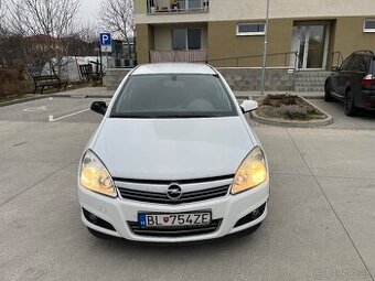 Predám Opel astra combi 1.6i rok vyr 2009