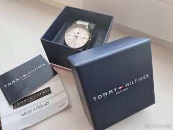 Tommy Hilfiger hodinky s krabičkou