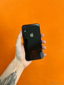 Apple iPhone XR - Čierny - Dobrý Stav - 64gb